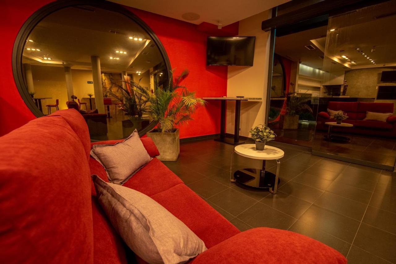 Hotel Los Nardos ชิปปีโอนา ภายนอก รูปภาพ